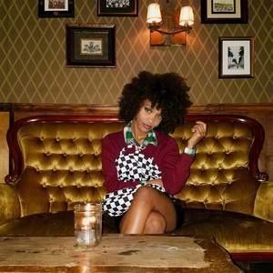 Meet your Posher, Monia